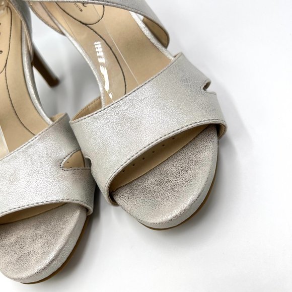 9W 9 WIDE Lifestride Women Mega Silver Metallic Faux Leather Sandals Heels Shoes - Picture 5 of 14